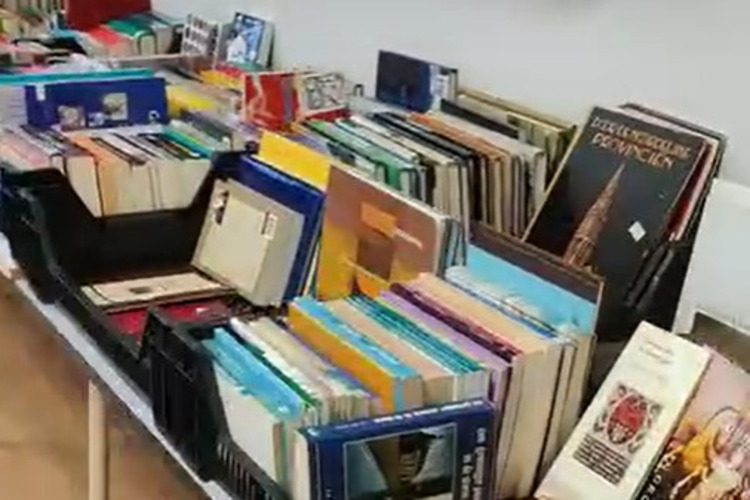 Opbrengst boekenmarkt = mooie gift voor Vrienden 