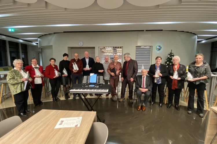Sfeervol Kerstoptreden van CantoRei De Dollert in Ommelander Ziekenhuis